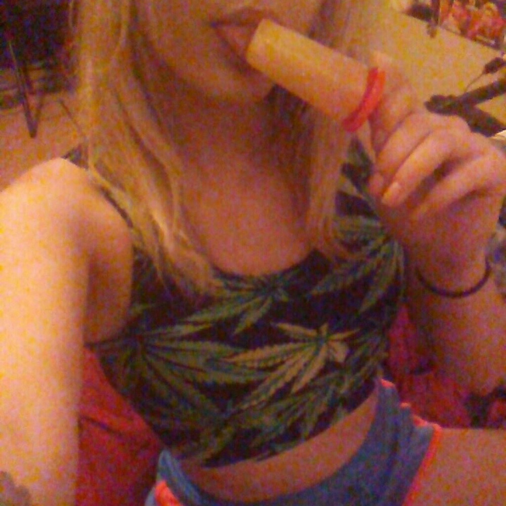 Leaf crop top